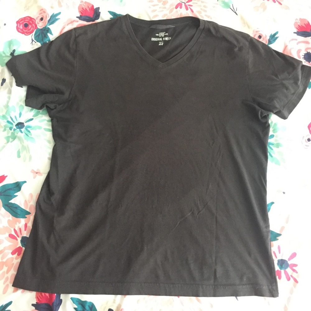 H&M v neck shirt dark gray grey forever 21 Uniqlo